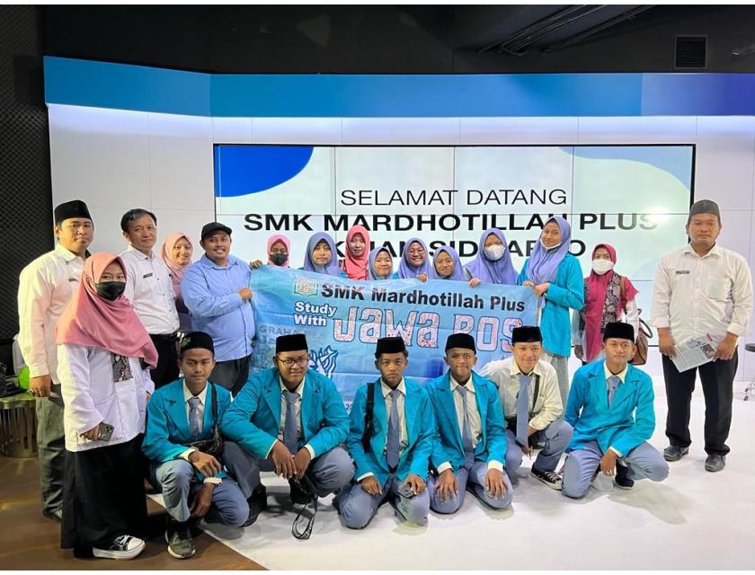 Tingkatkan Experience, SMK Mardhotillah Plus kunjungi Jawa Pos