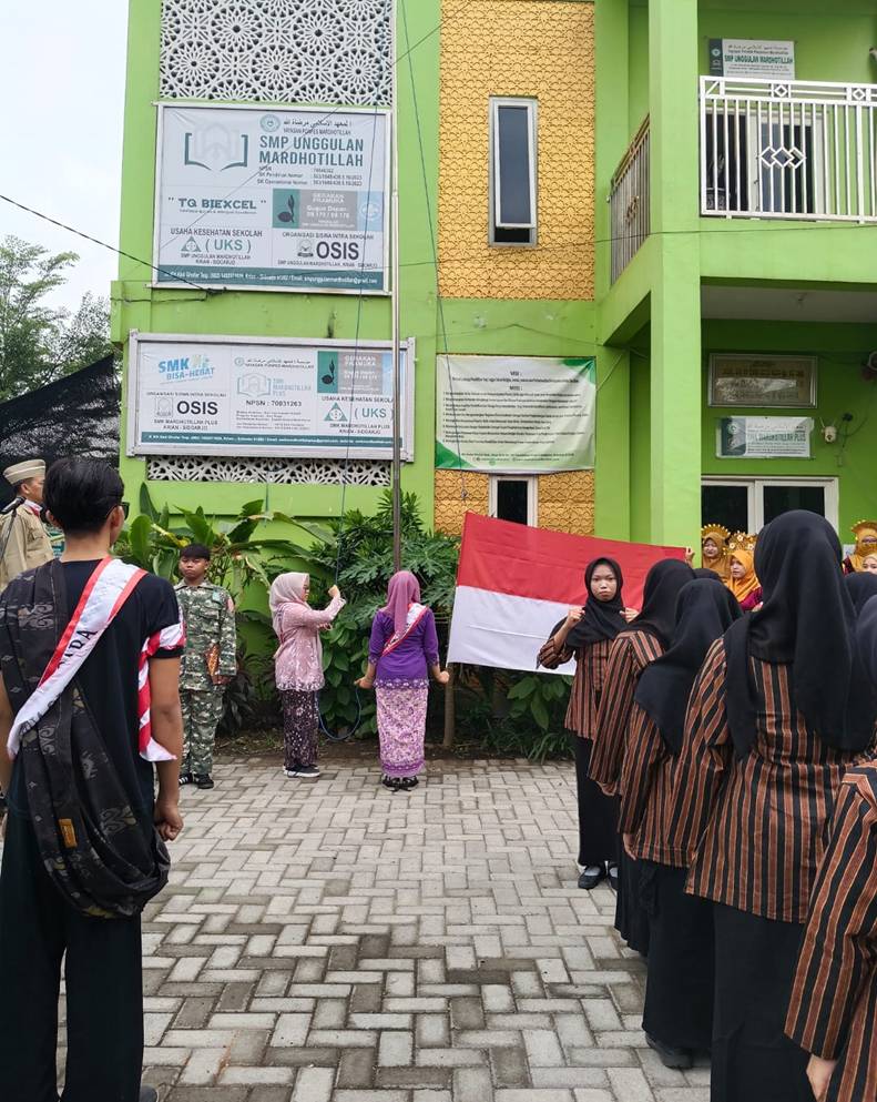Menggali Semangat Patriotisme: Upacara Peringatan Hari Pahlawan di SMK Mardhotillah Plus